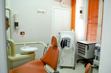 Sala Operatroria vista laterale Studio Dentistico Sacripante di Teramo e Cermignano