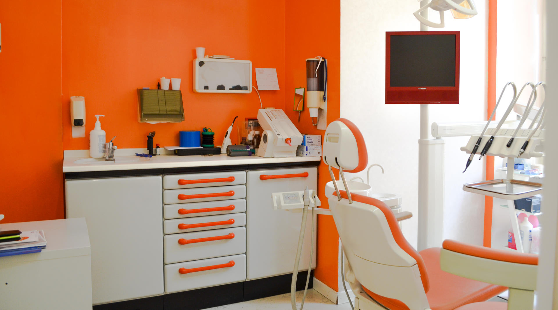 Sala Operatoria Arancio Studio Dentistico Sacripante Teramo e Cermignano